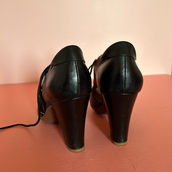 Miz Mooz size 11 black leather cut out bootie - Picture 3 of 3